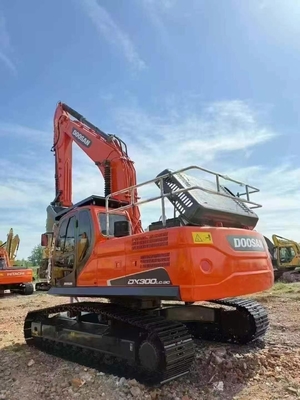 Originele Koreaans Geïmporteerde Doosan DX300LC Graafmachine, 30-tons Bedrijfsgewicht, 0,64-1,75m³ Bak, 151kW Vermogen